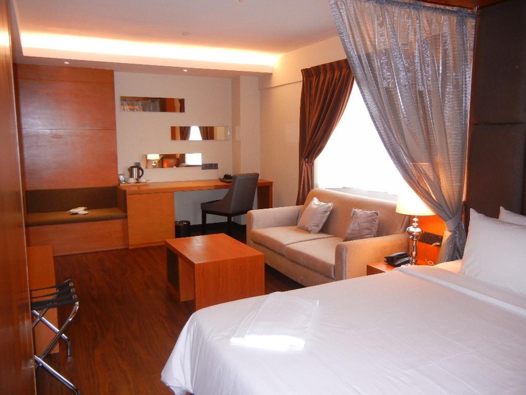C'Haya Hotel Kota Kinabalu Quarto foto
