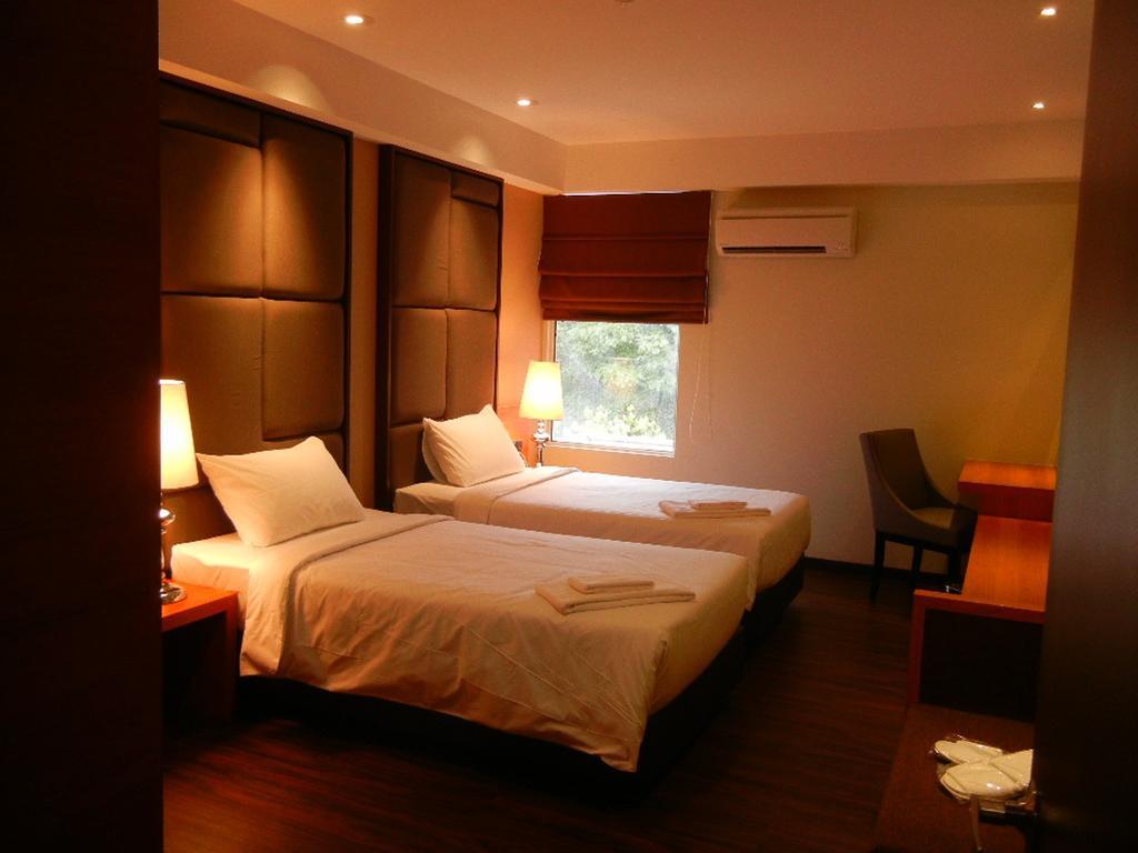C'Haya Hotel Kota Kinabalu Quarto foto